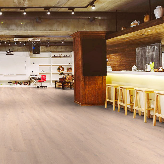 Трехслойный дубовый паркет в стиле Чаплина