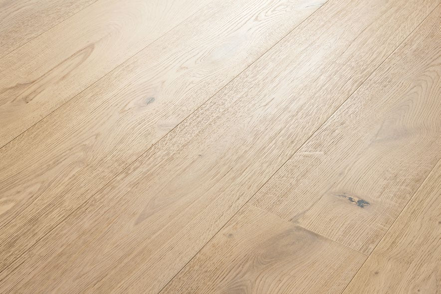 Крупноформатный трехслойный дубовый паркет Вадуц в деревенском стиле