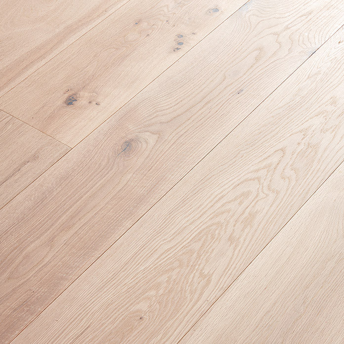 Трехслойный дубовый паркет в стиле Чаплина