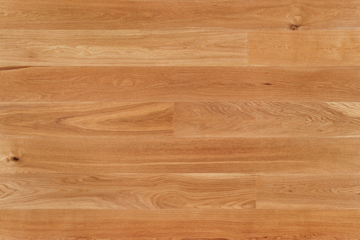 Трехслойный паркет из дуба с равномерным акцентом