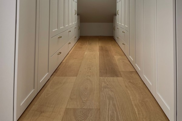 დიდი ფორმატის სამშრიანი პარკეტი მუხა გობი სელექტი